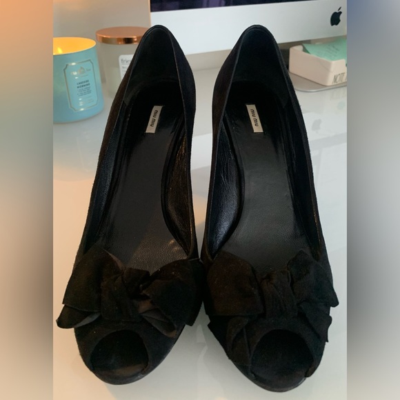 Miu MIu shoes / Bow accent / Suede Heels (Authentic) - Picture 4 of 9